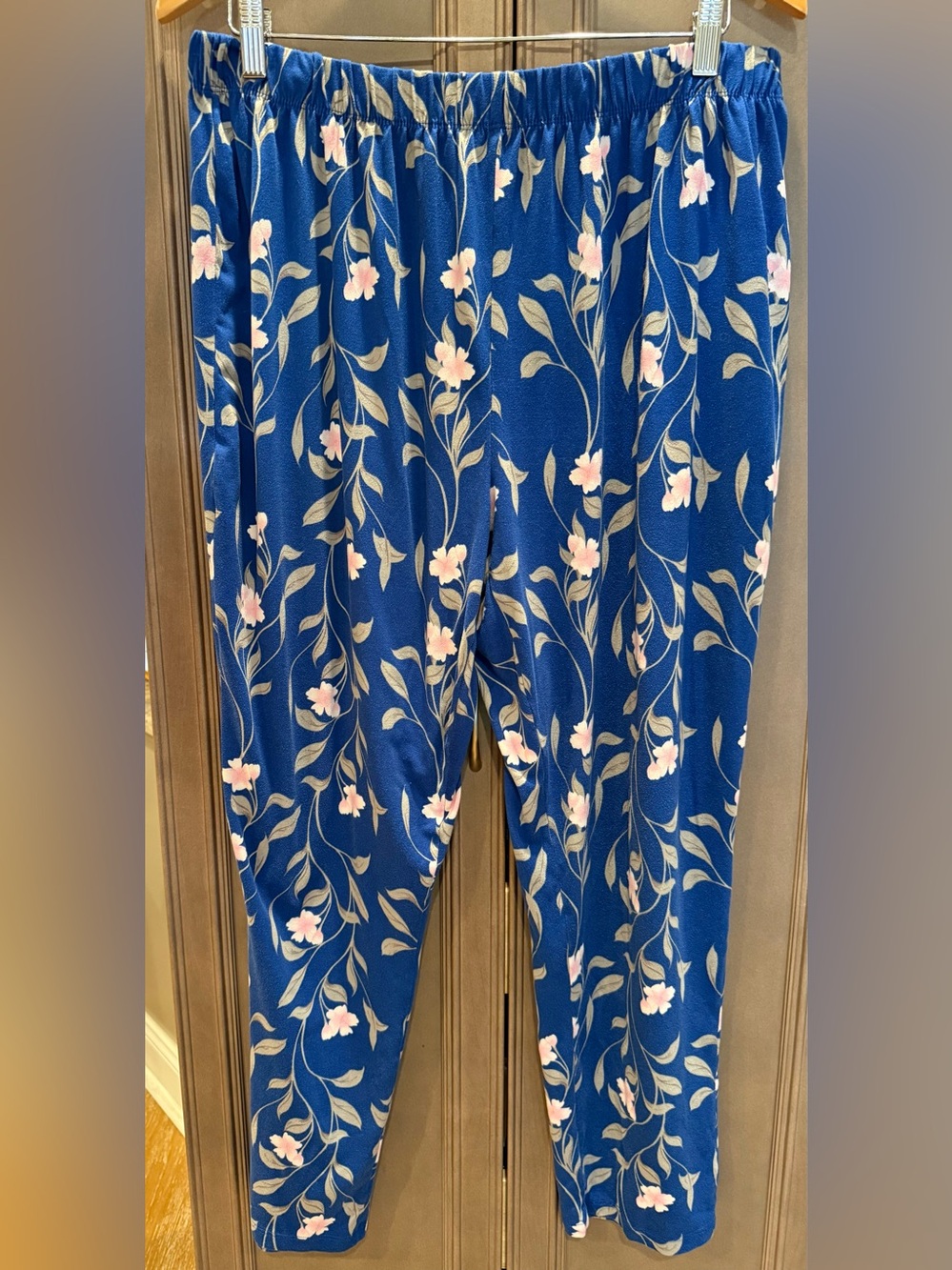 Be Yourself 1X Women's Floral Blue Lounge Pajama Pants